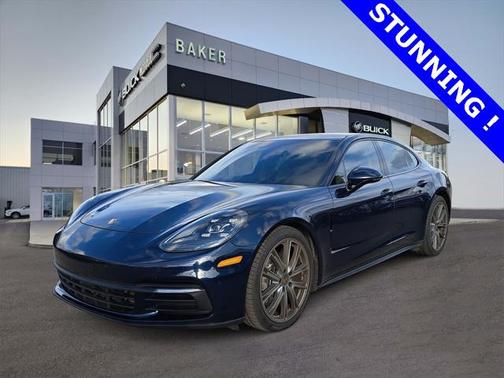 2018 Porsche Panamera 4