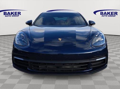 2018 Porsche Panamera 4