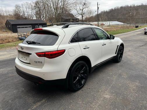 2015 INFINITI QX70 Base