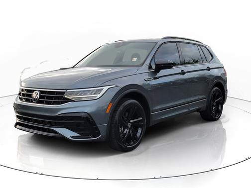 Platinum Gray Metallic 2023 Volkswagen Tiguan 2.0T SE R-Line Black