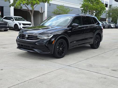 2022 Volkswagen Tiguan 2.0T SE R-Line Black