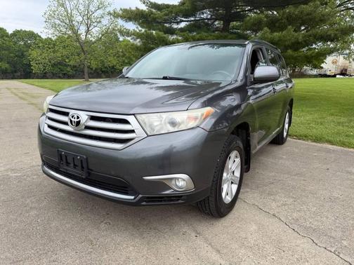 Black 2011 Toyota Highlander SE