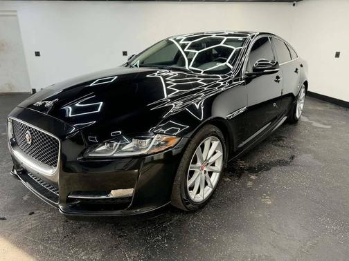 2016 Jaguar XJ XJ R-Sport