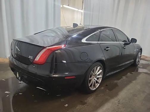 2016 Jaguar XJ XJ R-Sport