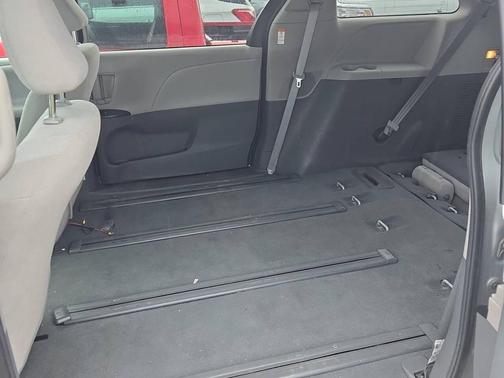 2020 Toyota Sienna SE