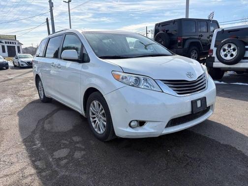 2016 Toyota Sienna XLE Premium