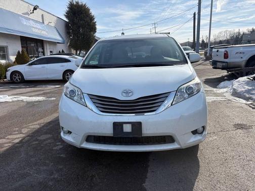 2016 Toyota Sienna XLE Premium