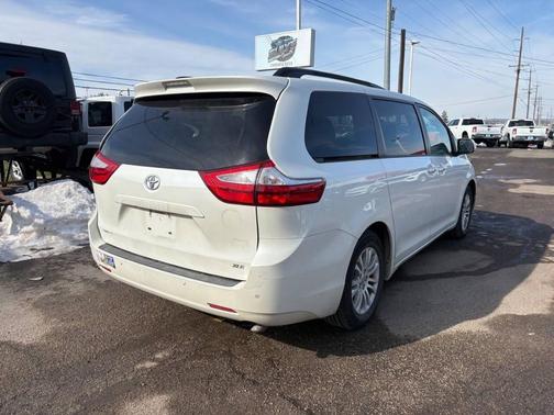 2016 Toyota Sienna XLE Premium