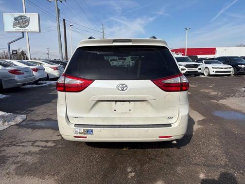 2016 Toyota Sienna XLE Premium