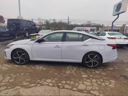 2024 Nissan Altima SR FWD