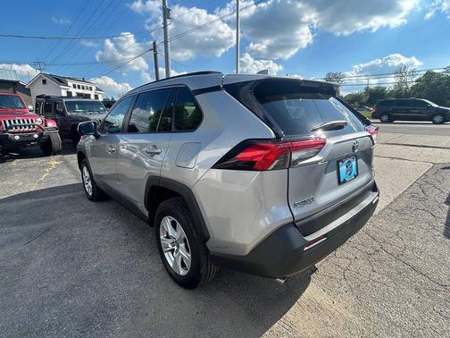 2021 Toyota RAV4 Hybrid XLE