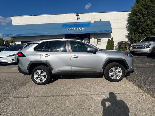 2021 Toyota RAV4 Hybrid XLE