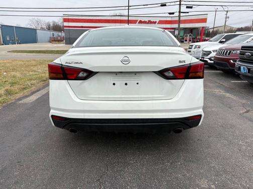 2021 Nissan Altima SR FWD