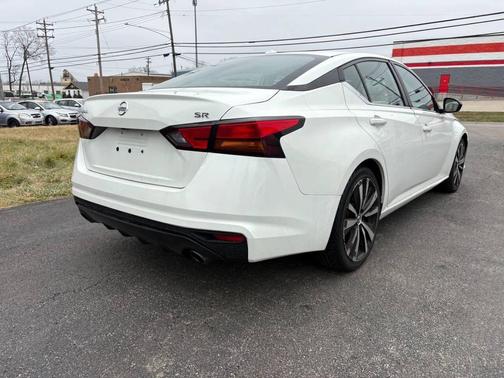 2021 Nissan Altima SR FWD