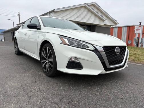 2021 Nissan Altima SR FWD