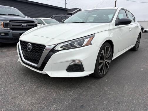 2021 Nissan Altima SR FWD