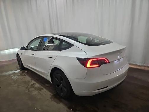 Pearl White Multi-Coat 2023 Tesla Model 3 Standard Range