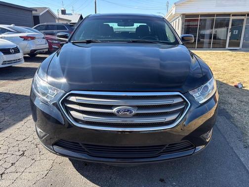 2018 Ford Taurus SEL