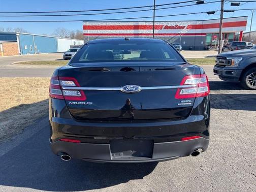 2018 Ford Taurus SEL