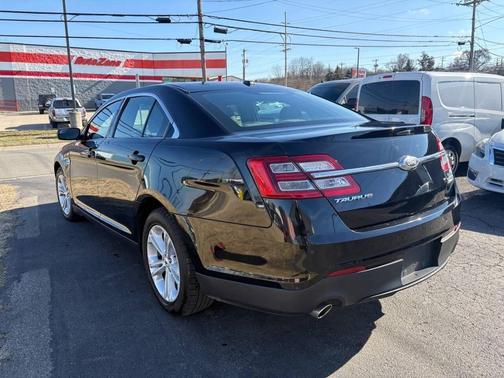 2018 Ford Taurus SEL