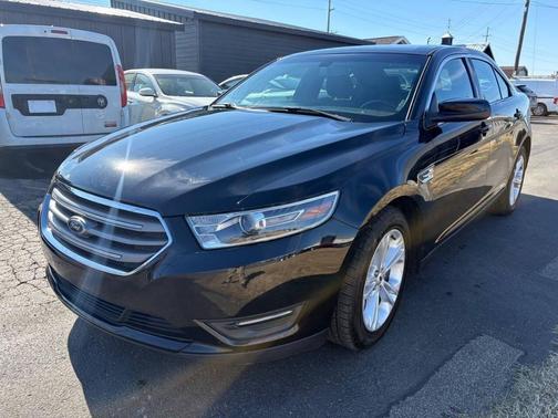 2018 Ford Taurus SEL