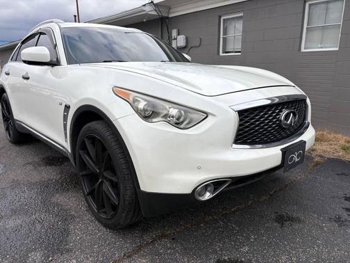 2017 INFINITI QX70 Base