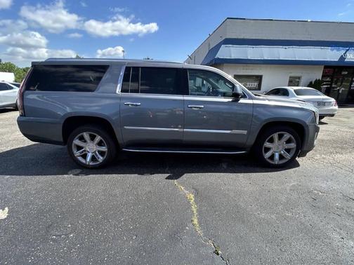 2020 Cadillac Escalade ESV Luxury