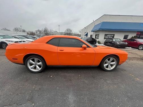 2012 Dodge Challenger SXT
