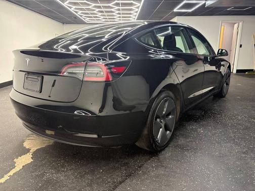2022 Tesla Model 3 Standard Range