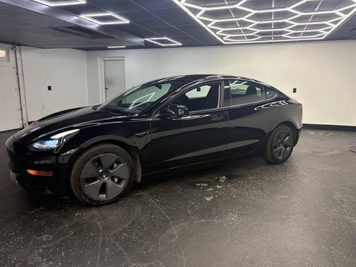 2022 Tesla Model 3 Standard Range