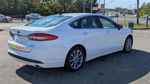 2017 Ford Fusion Hybrid SE