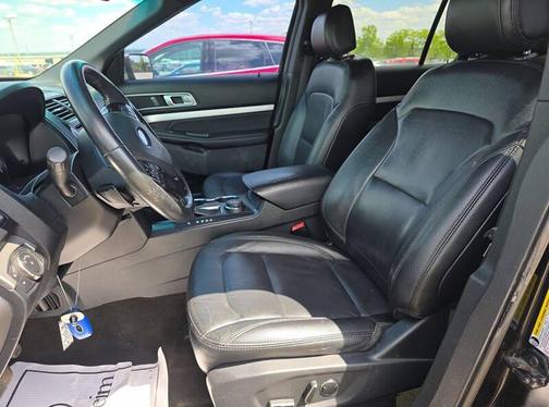 Shadow Black 2016 Ford Explorer XLT