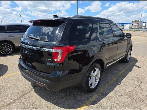 Shadow Black 2016 Ford Explorer XLT