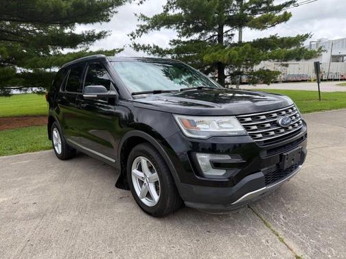 Shadow Black 2016 Ford Explorer XLT