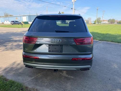 Gray 2018 Audi Q7 2.0T Premium Plus
