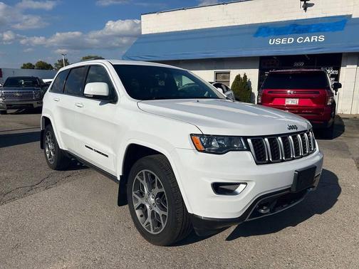 2018 Jeep Grand Cherokee Sterling Edition