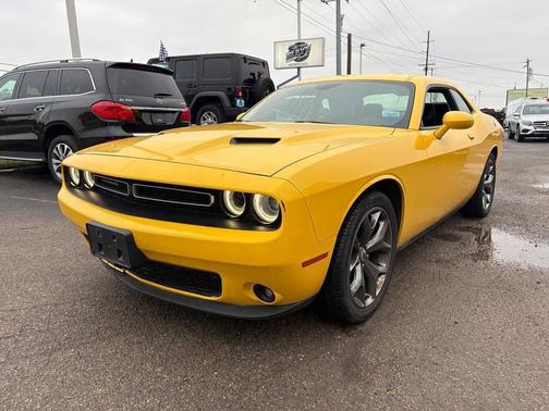 2017 Dodge Challenger SXT