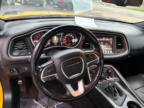 2017 Dodge Challenger SXT