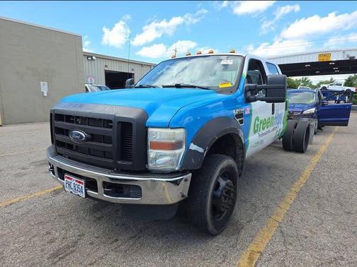 White 2010 Ford F-450 4X4 4dr Crew Cab 176.2 200.2 in. WB