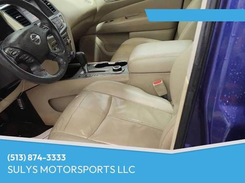 2017 Nissan Pathfinder SL