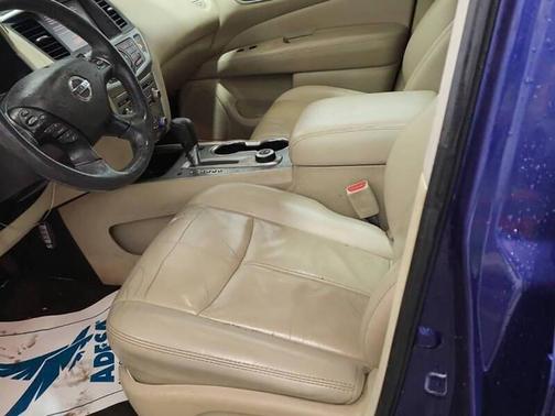 2017 Nissan Pathfinder SL