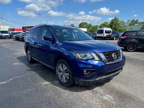 2017 Nissan Pathfinder SL