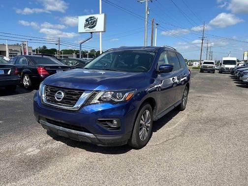 2017 Nissan Pathfinder SL