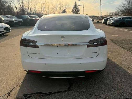 2016 Tesla Model S 85D
