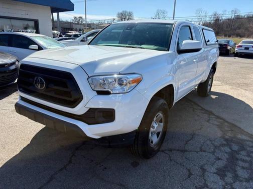 2022 Toyota Tacoma SR