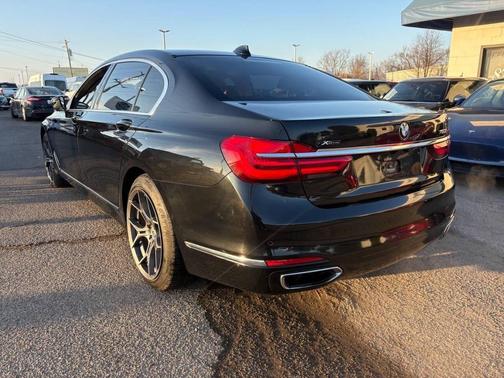 2016 BMW 750 i xDrive