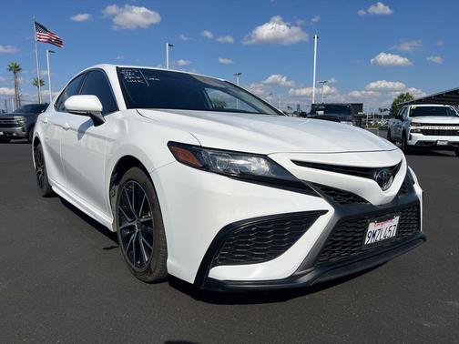 2023 Toyota Camry SE