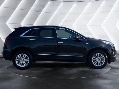 Stellar Black Metallic 2023 Cadillac XT5 Luxury