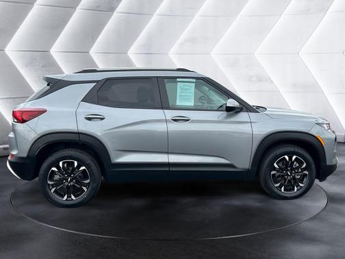 Sterling Gray Metallic 2023 Chevrolet Trailblazer LT