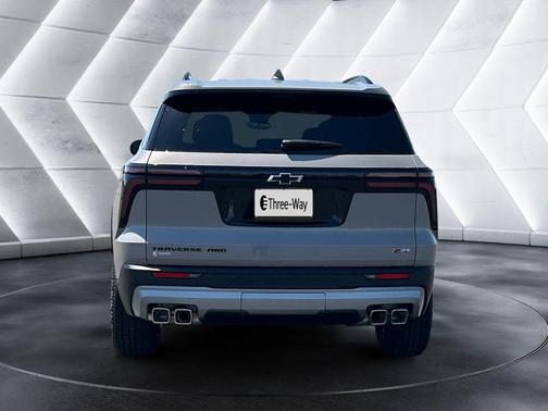 Sandstone Gray 2026 Chevrolet Traverse Z71